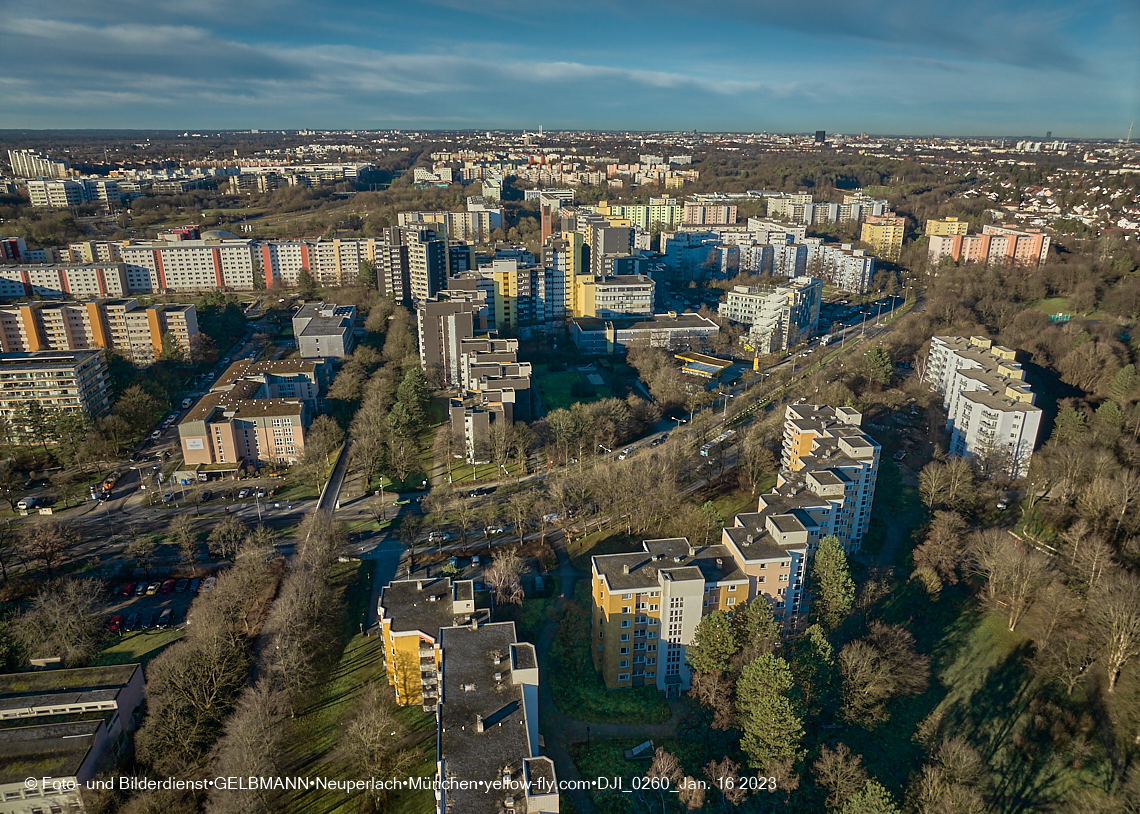 16.01.2023 - Marx-Zentrum mit Grundschule und Umgebung